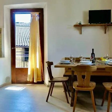 Casa Malpaga Ospitar * Tenna